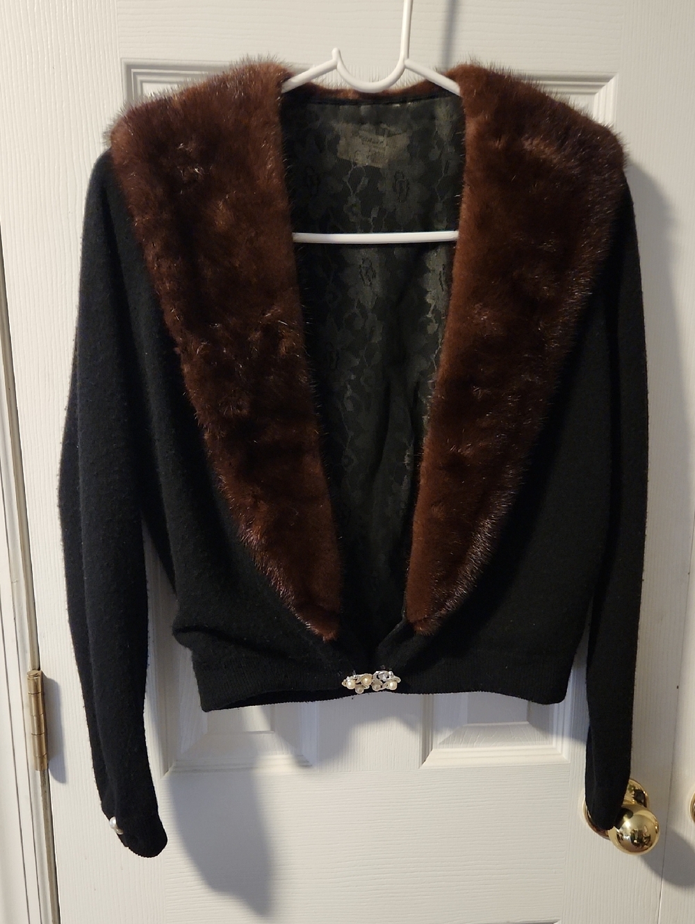 Vintage-Inspired Black Sweater with Brown  Fur Trim - Medium